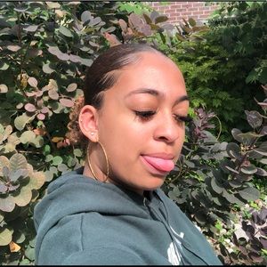 Meet your Posher, Amirah